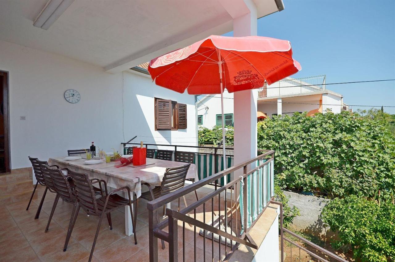 Apartment And Room Ivica Vodice Exterior photo